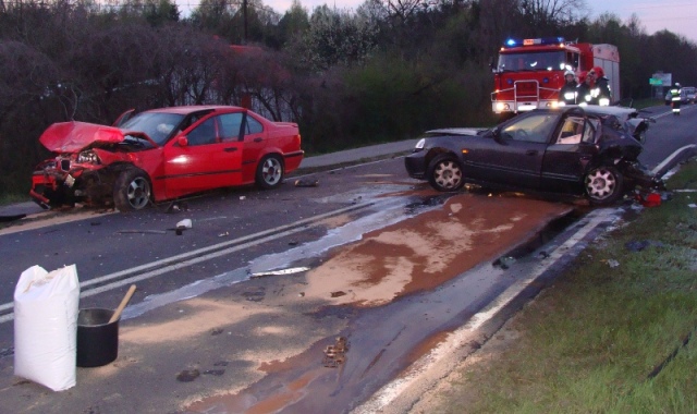 Pijany kierowca spowodował groźny wypadek na Czarnkowskiej (fot. KPP Oborniki)