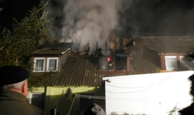 Palił się dom w Orłowie k. Ludom