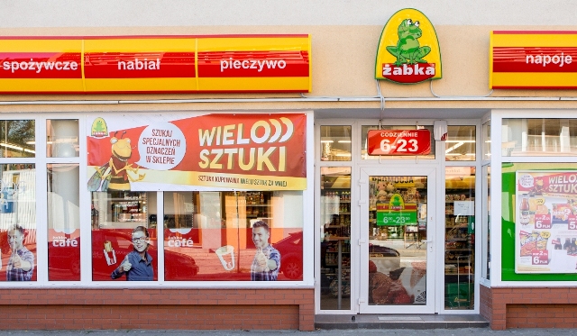 W piątek sklepy Żabka będą otwarte