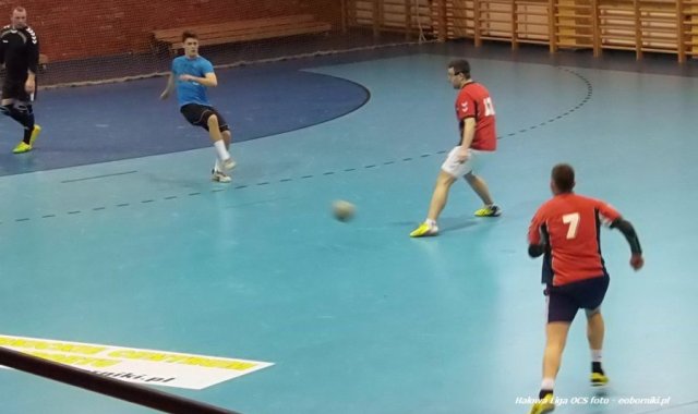 W niedziela gra Halowa Liga Pilki Noznej