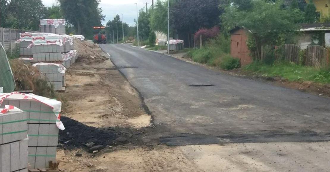 Powoli dobiega konca budowa drogi w Uscikowie