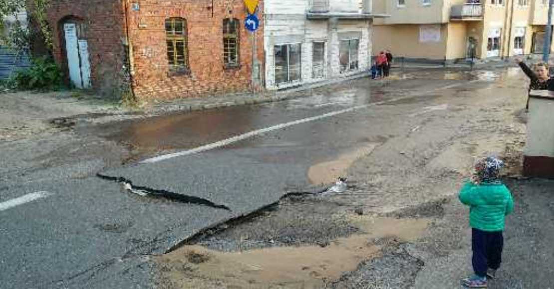 Powazna awaria wodociagu w centrum Obornik