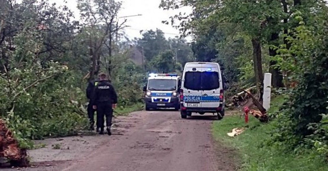 Jak sie zachowac podczas burzy