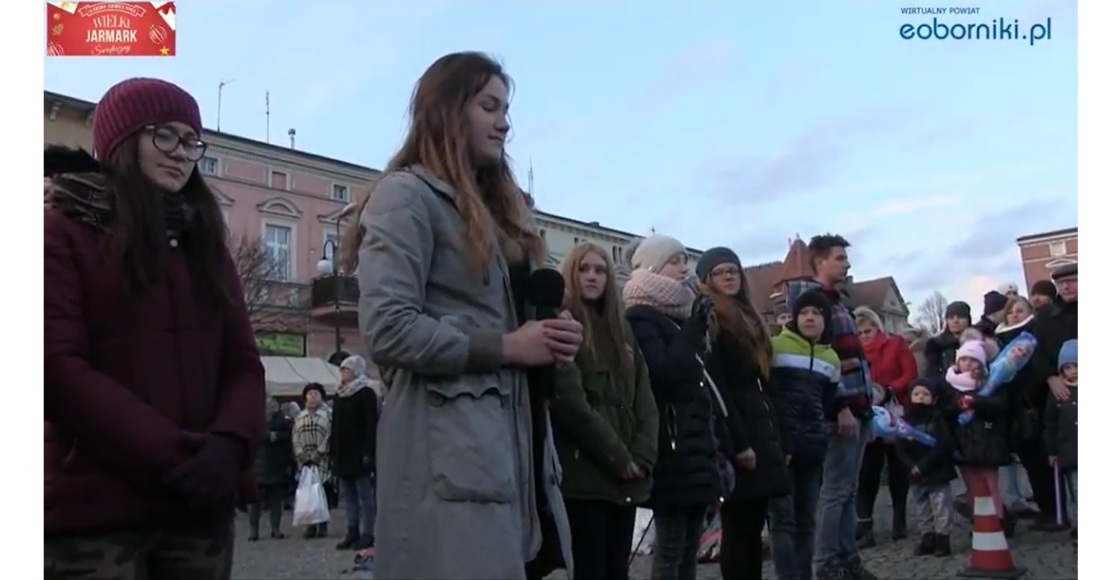 grupa teatralna na niby z przeslaniem