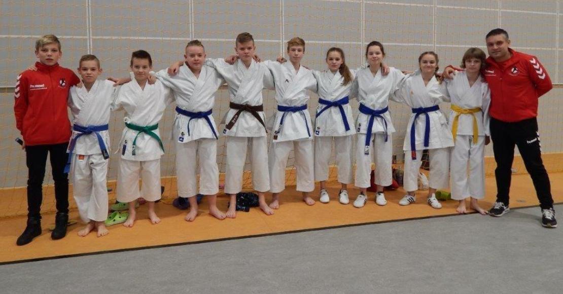 Karate Team przywiozlo 30 medali z Zaniemysla