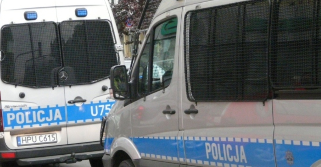 mieszkaniec parkowa probowal wreczyc lapowke policjantowi