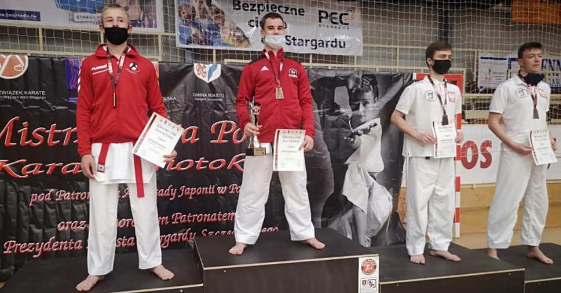 Karate Team Oborniki z 14 medalami Mistrzostw Polski (foto)
