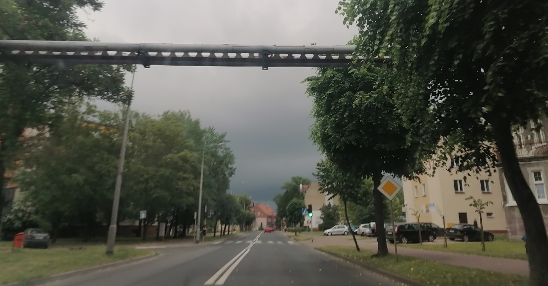 Mozliwe burze z deszczem i gradem