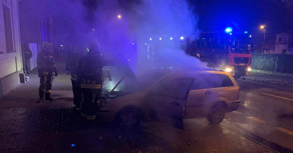 Poranny pożar auta w Rogoźnie