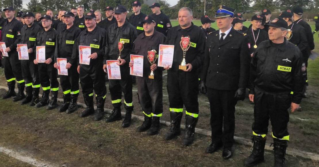 Życzenia dla strażaków od komendanta powiatowego