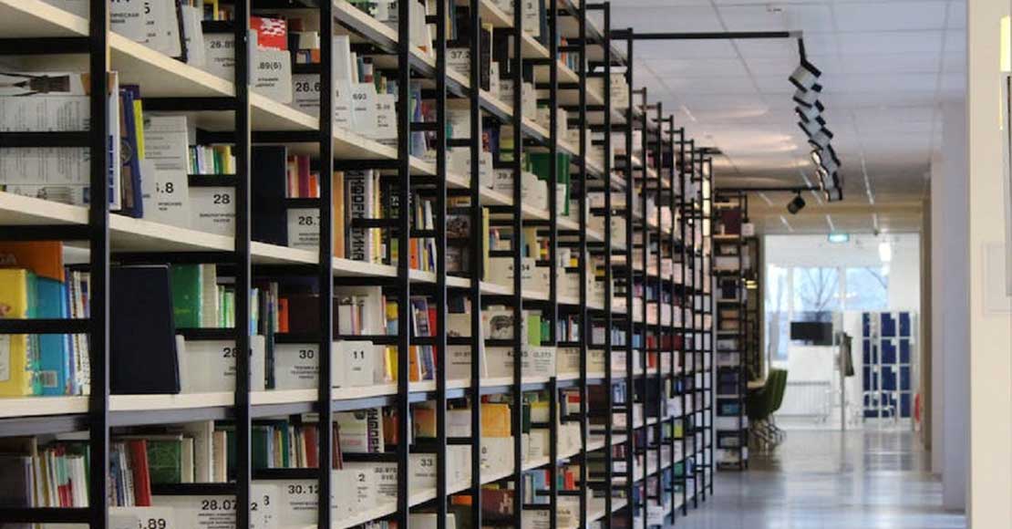 Regały archiwalne — na co zwrócić uwagę przy zakupie?