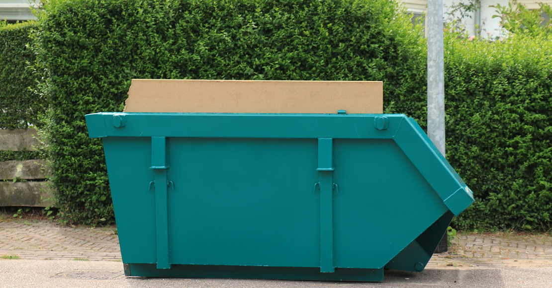 Jak prawidłowo przygotować odpady budowlane i remontowe do wywozu w kontenerze?