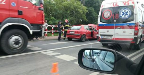 Kolizja 4 aut na skrzyżowaniu Mostowej i Szamotulskiej